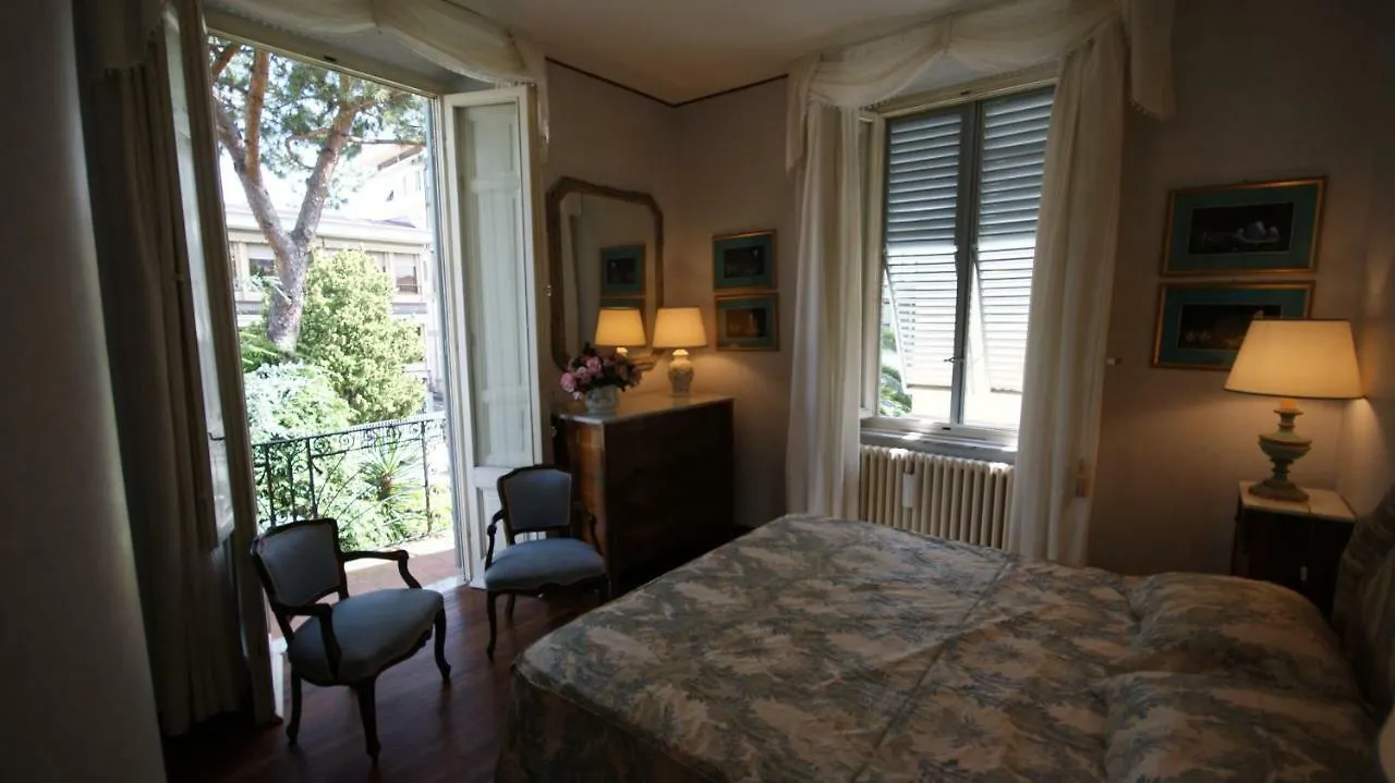 Villa Ettore Lucca 0*,